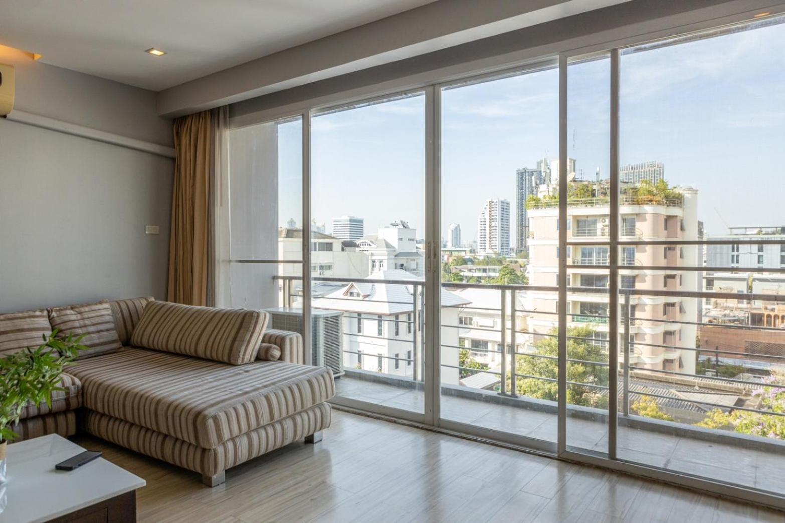 P Villa Lamoon Thonglor Bangkok Esterno foto