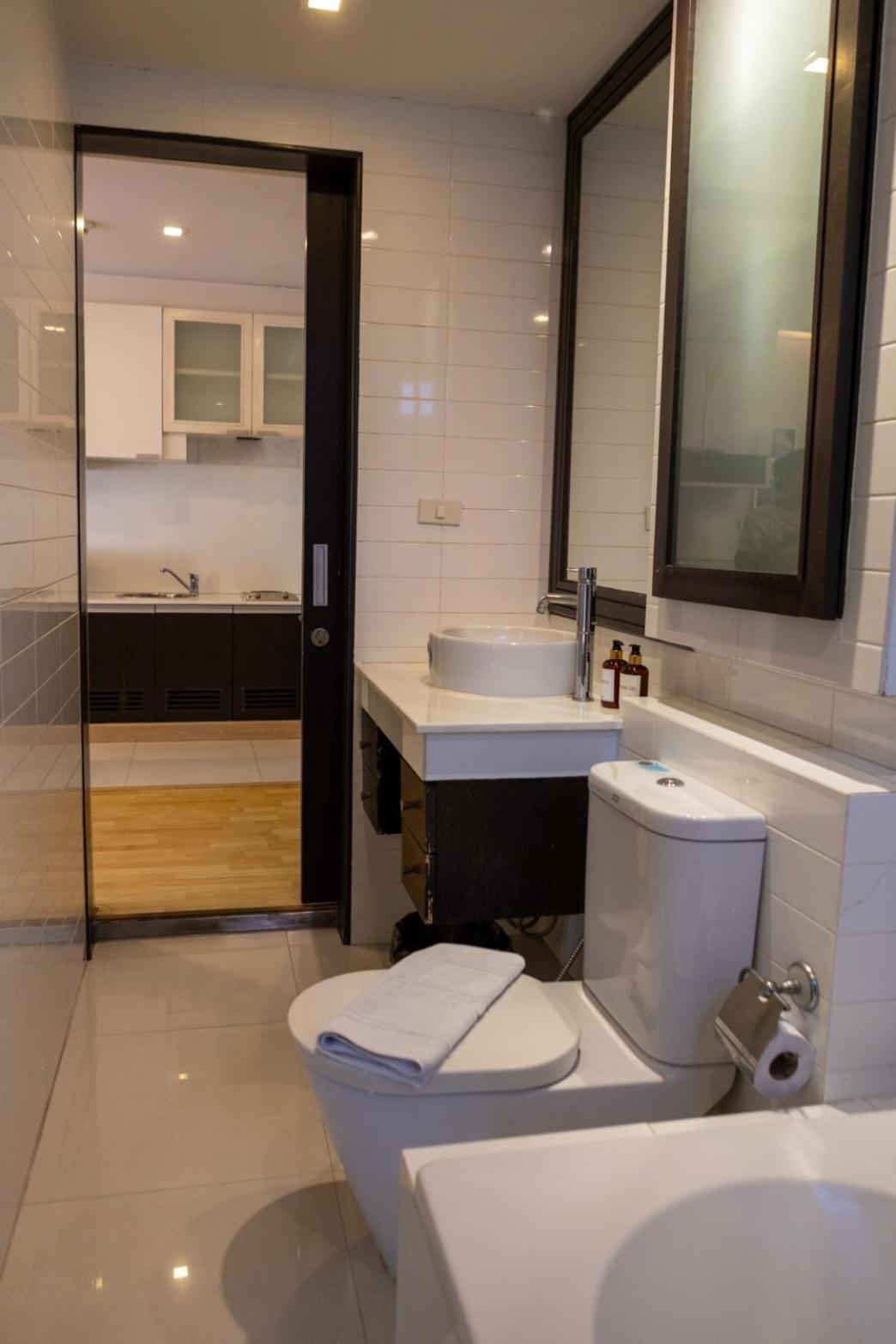 P Villa Lamoon Thonglor Bangkok Esterno foto