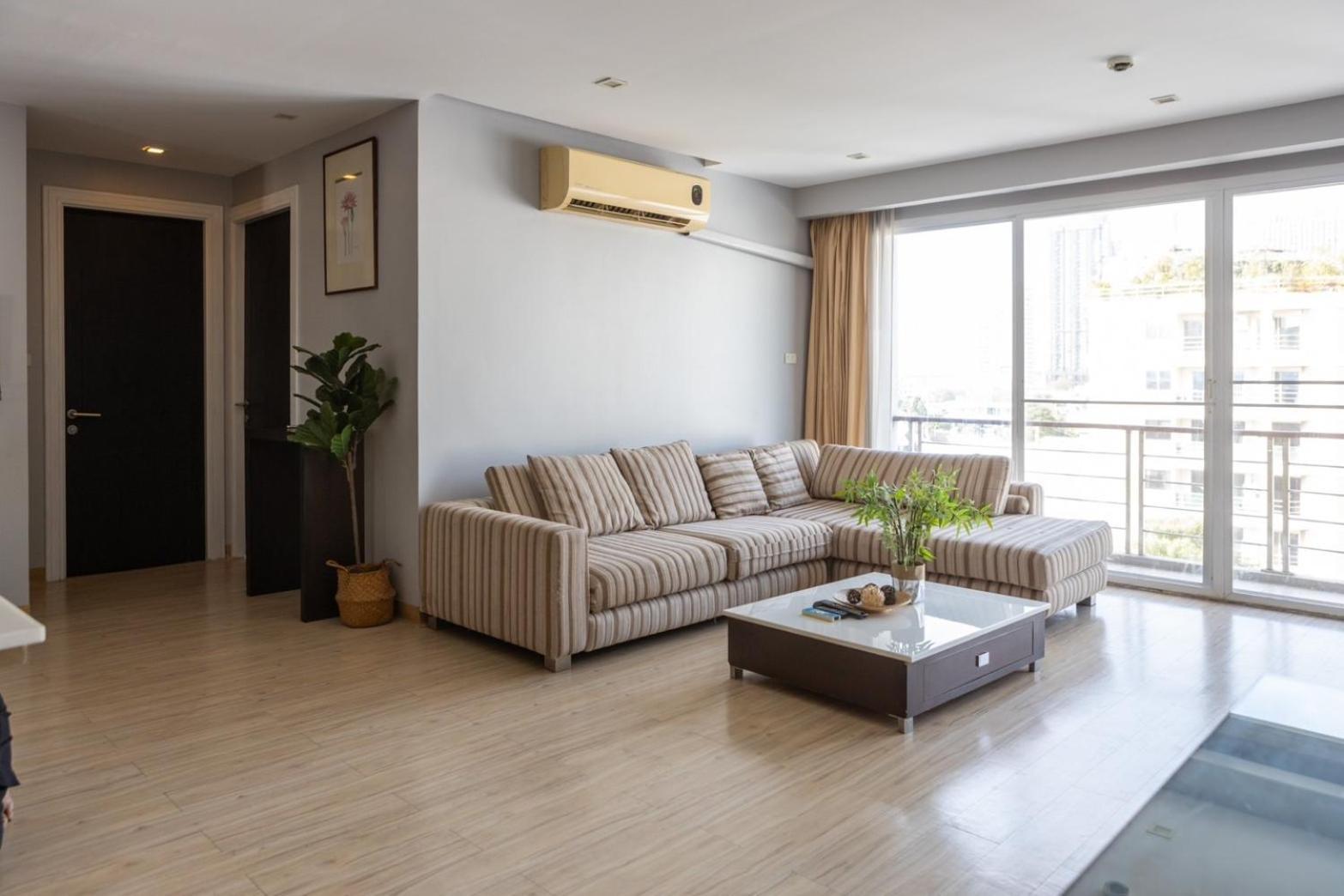 P Villa Lamoon Thonglor Bangkok Esterno foto