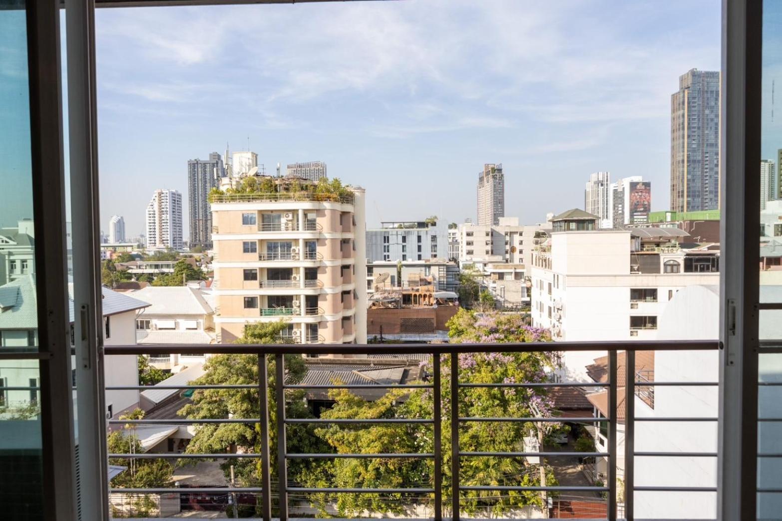 P Villa Lamoon Thonglor Bangkok Esterno foto