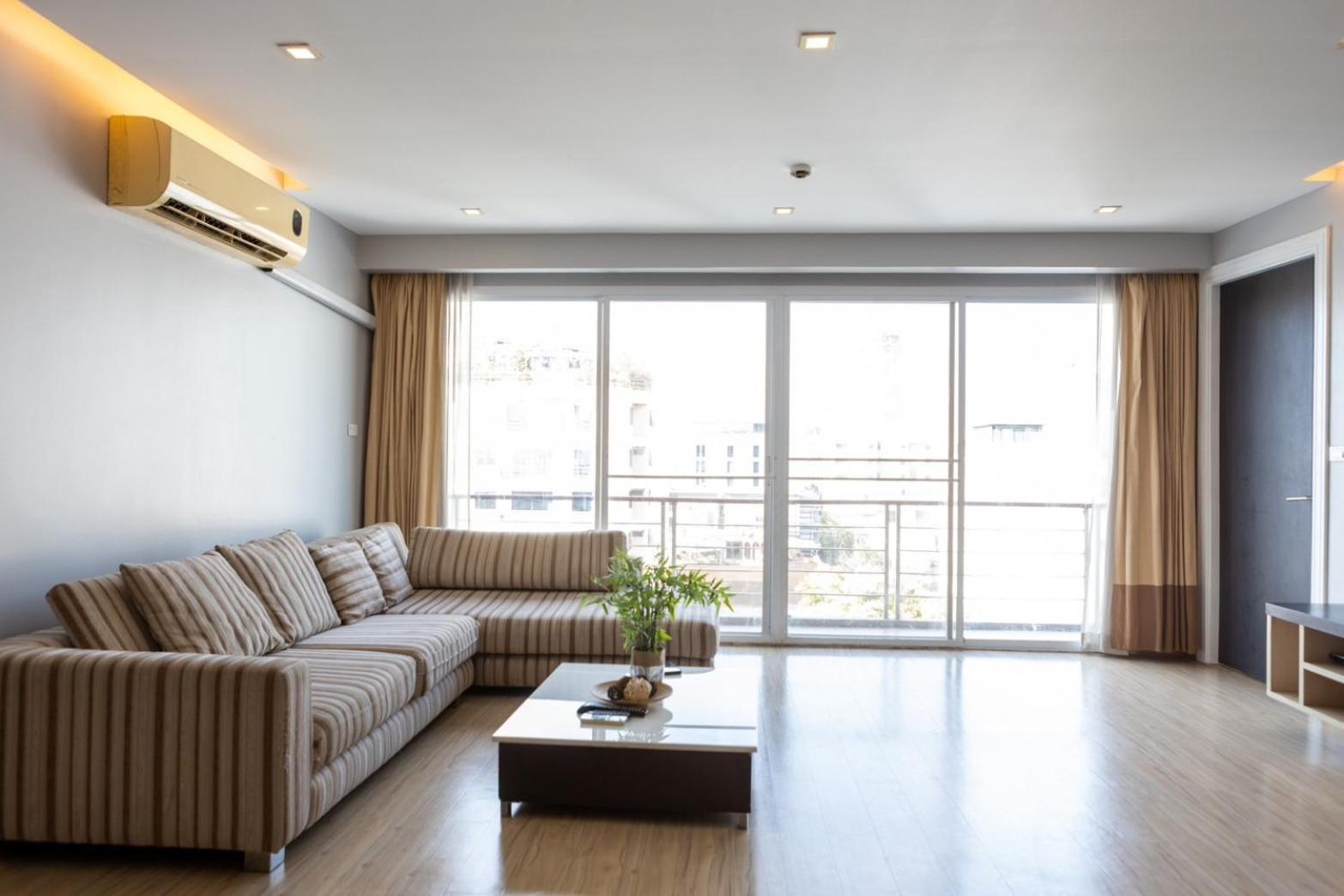 P Villa Lamoon Thonglor Bangkok Esterno foto