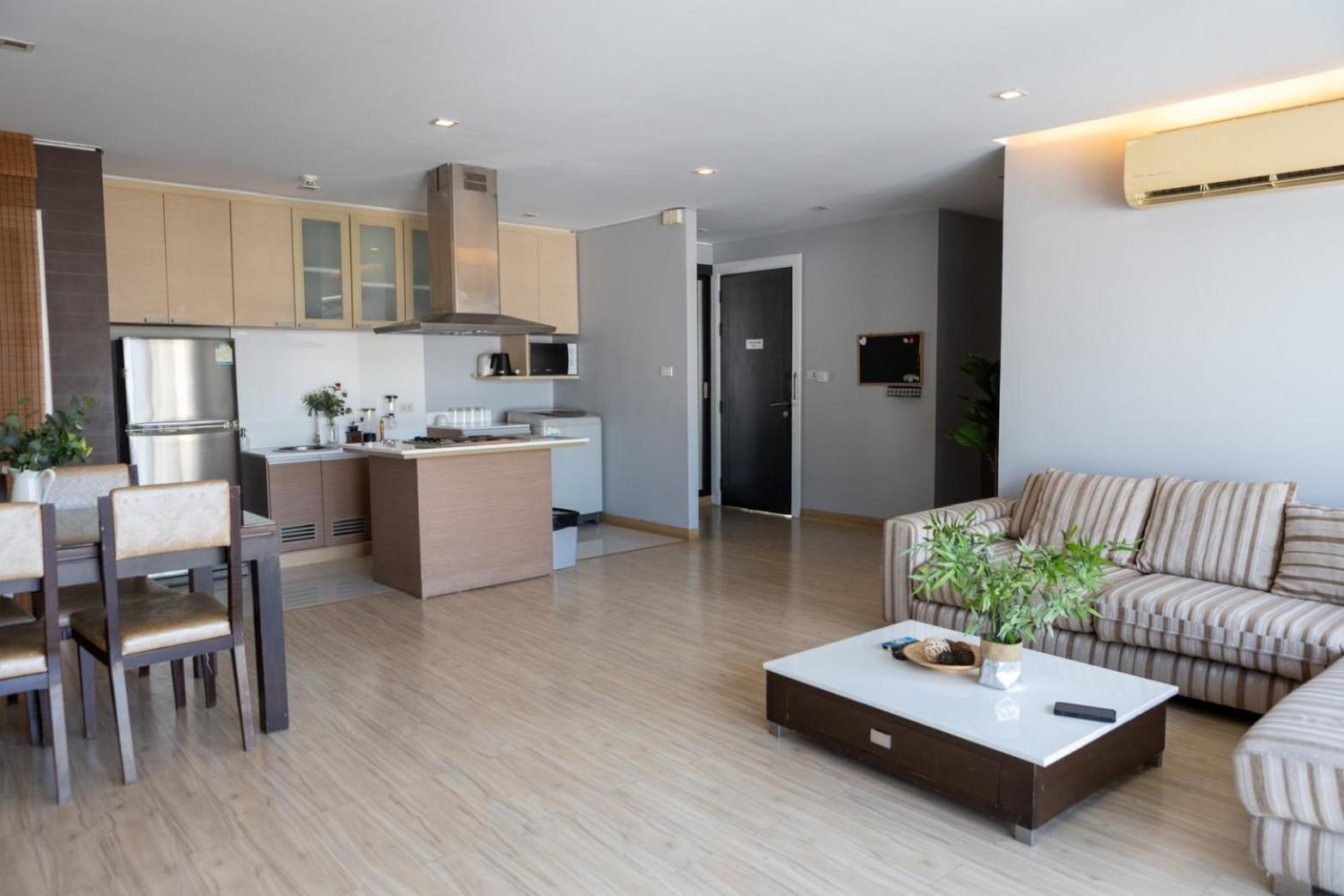 P Villa Lamoon Thonglor Bangkok Esterno foto