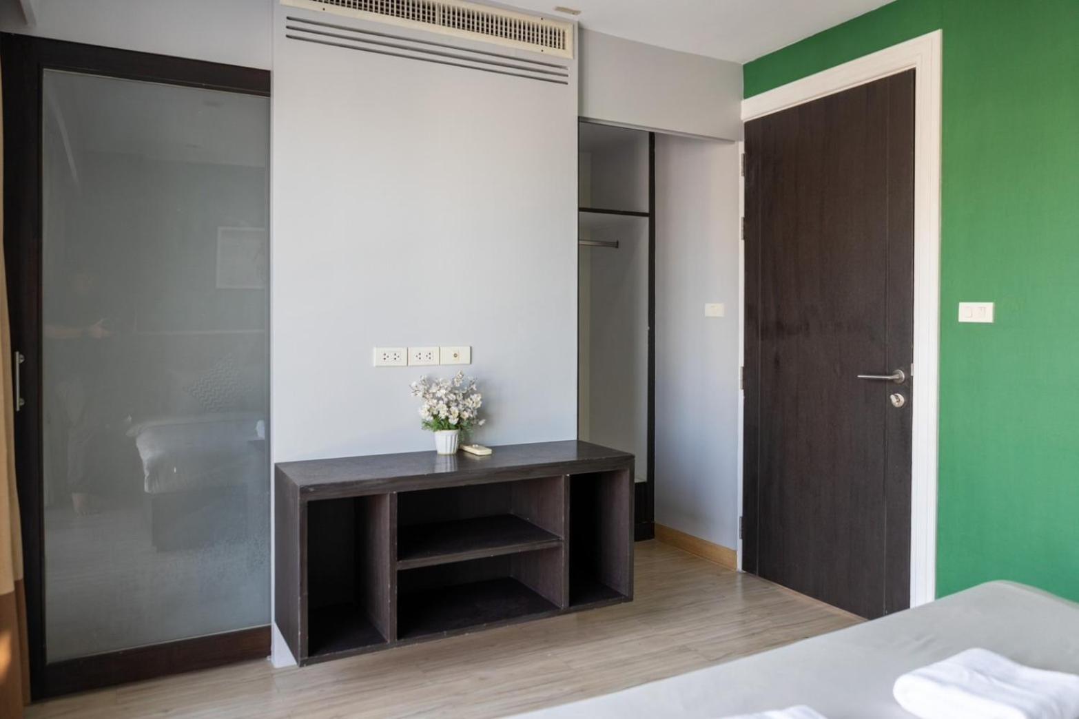 P Villa Lamoon Thonglor Bangkok Esterno foto