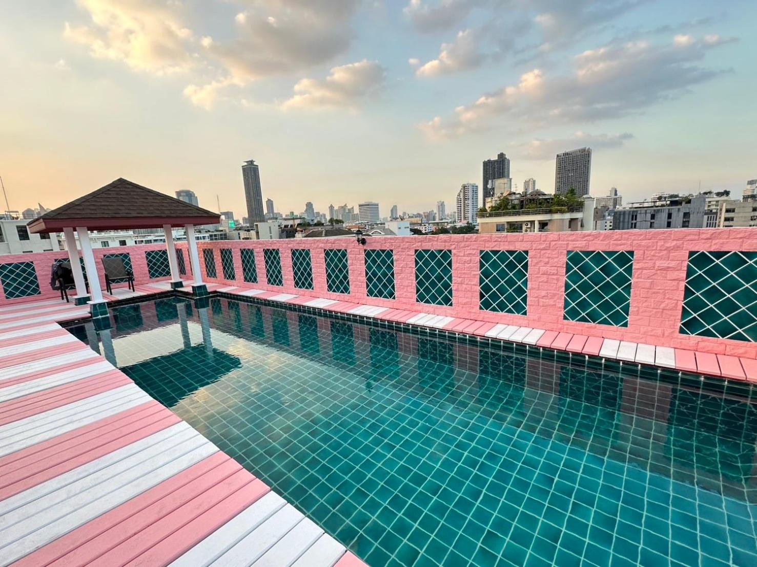 P Villa Lamoon Thonglor Bangkok Esterno foto