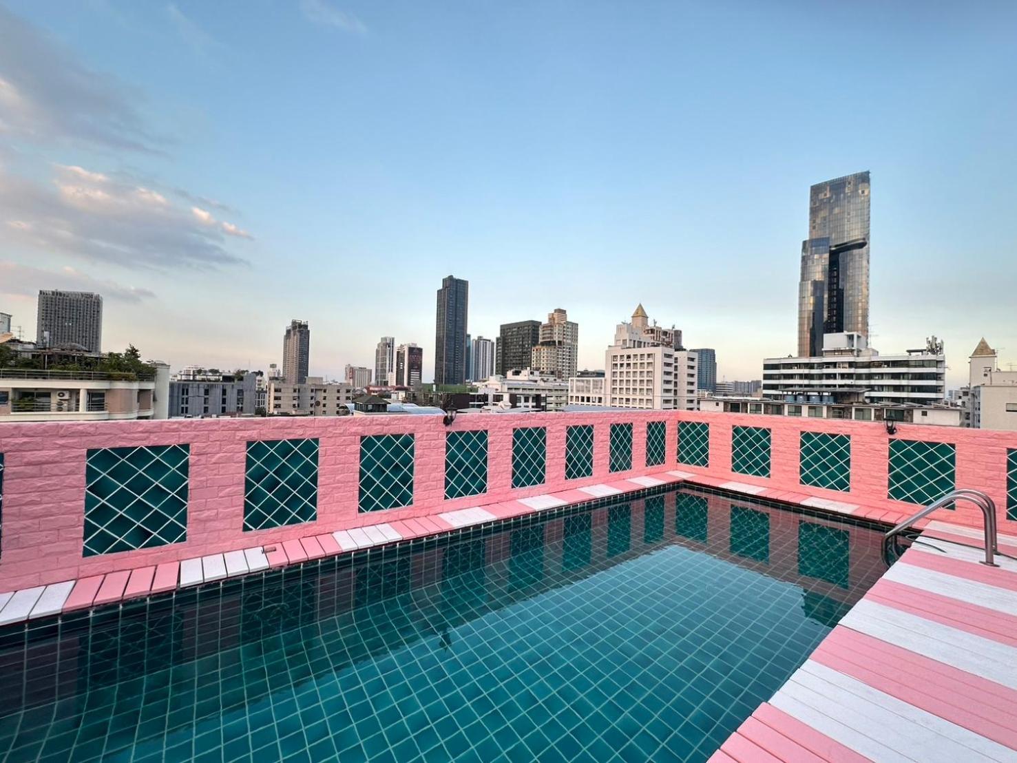 P Villa Lamoon Thonglor Bangkok Esterno foto